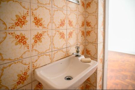 Casa à venda com 170m², 3 quartos e 3 vagas Casa à venda com 170m², 3 quartos e 3 vagasLavabo