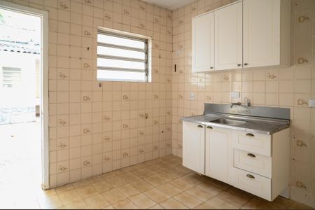 Casa à venda com 170m², 3 quartos e 3 vagas Casa à venda com 170m², 3 quartos e 3 vagasCozinha