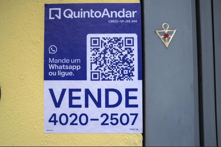 Casa à venda com 170m², 3 quartos e 3 vagas Casa à venda com 170m², 3 quartos e 3 vagasPlaca