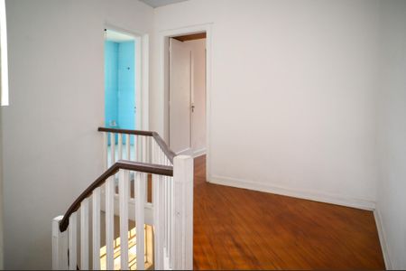 Casa à venda com 170m², 3 quartos e 3 vagas Casa à venda com 170m², 3 quartos e 3 vagasCorredor