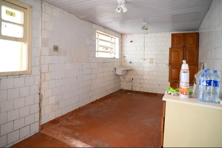 Casa à venda com 170m², 3 quartos e 3 vagas Casa à venda com 170m², 3 quartos e 3 vagasDepósito