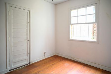 Casa à venda com 170m², 3 quartos e 3 vagas Casa à venda com 170m², 3 quartos e 3 vagasQuarto 3