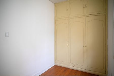 Casa à venda com 170m², 3 quartos e 3 vagas Casa à venda com 170m², 3 quartos e 3 vagasQuarto 2