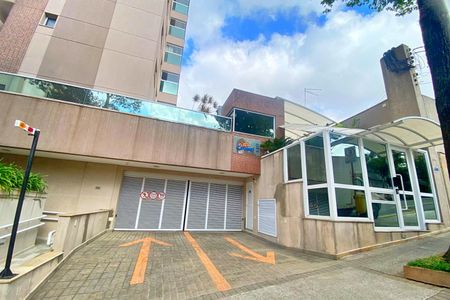 Apartamento à venda com 74m², 2 quartos e 2 vagas Apartamento à venda com 74m², 2 quartos e 2 vagasFachada e portaria