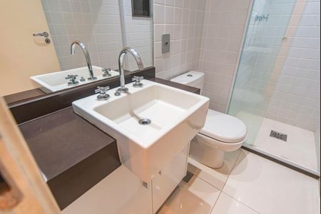 Apartamento à venda com 74m², 2 quartos e 2 vagas Apartamento à venda com 74m², 2 quartos e 2 vagasBanheiro