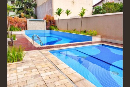 Apartamento à venda com 74m², 2 quartos e 2 vagas Apartamento à venda com 74m², 2 quartos e 2 vagasÁrea comum - Piscina