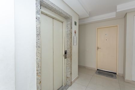 Apartamento para alugar com 45m², 2 quartos e sem vagaHall Social