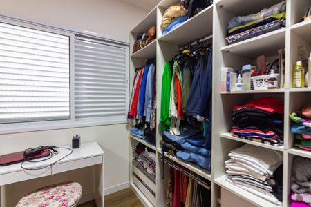 Casa de condomínio à venda com 144m², 3 quartos e 3 vagasCloset