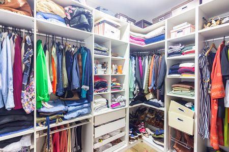 Casa de condomínio à venda com 144m², 3 quartos e 3 vagasCloset