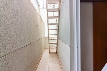 Casa de condomínio à venda com 144m², 3 quartos e 3 vagasCorredor