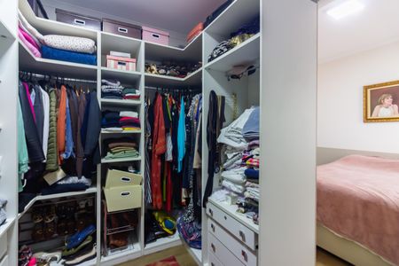 Casa de condomínio à venda com 144m², 3 quartos e 3 vagasCloset