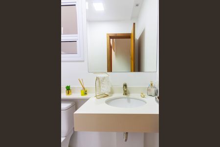 Casa de condomínio à venda com 144m², 3 quartos e 3 vagasLavabo