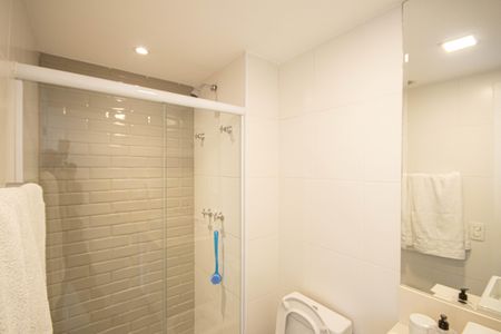 Apartamento à venda com 69m², 2 quartos e 1 vaga Apartamento à venda com 69m², 2 quartos e 1 vagaBanheiro da Suíte