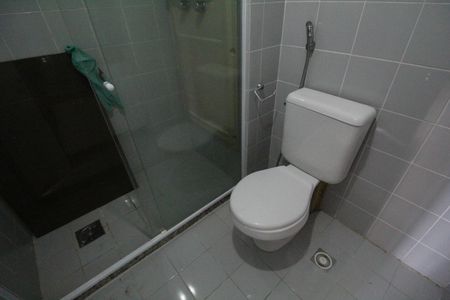 Apartamento à venda com 89m², 2 quartos e 2 vagasBanheiro da suíte