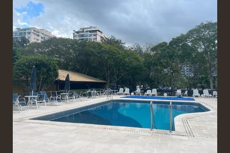 Apartamento à venda com 89m², 2 quartos e 2 vagasÁrea comum - Piscina