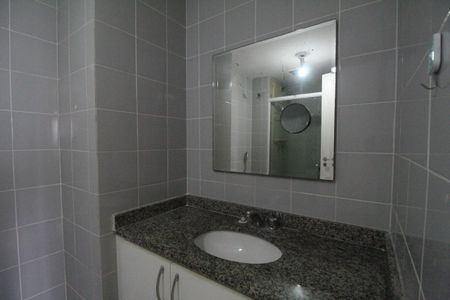 Apartamento à venda com 89m², 2 quartos e 2 vagasBanheiro da suíte