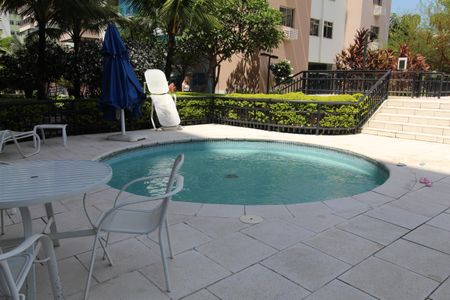 Apartamento à venda com 89m², 2 quartos e 2 vagasÁrea comum - Piscina