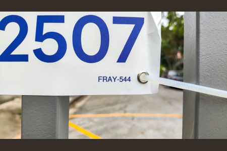 Casa de condomínio para alugar com 180m², 4 quartos e 3 vagasFRAY-544