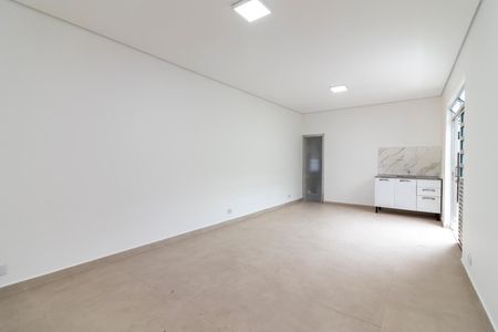 Casa de condomínio para alugar com 180m², 4 quartos e 3 vagasSalão