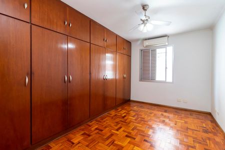 Casa de condomínio para alugar com 180m², 4 quartos e 3 vagasQuarto 1