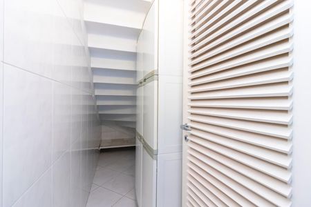 Casa de condomínio para alugar com 180m², 4 quartos e 3 vagasCozinha - Despensa