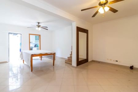 Casa de condomínio para alugar com 180m², 4 quartos e 3 vagasSala de Estar