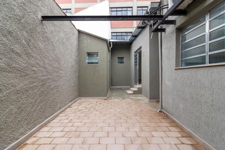 Casa de condomínio para alugar com 180m², 4 quartos e 3 vagasQuintal