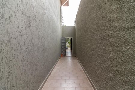 Casa de condomínio para alugar com 180m², 4 quartos e 3 vagasCorredor Lateral