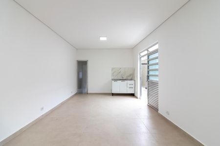Casa de condomínio para alugar com 180m², 4 quartos e 3 vagasSalão