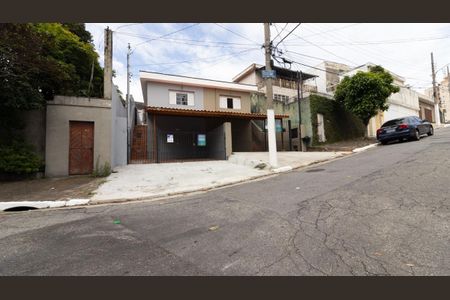 Casa para alugar com 90m², 2 quartos e 1 vagaFachada