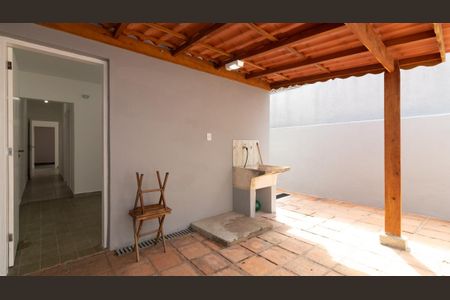 Casa para alugar com 90m², 2 quartos e 1 vagaÁrea de Serviço