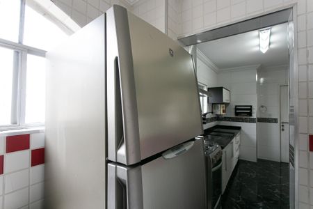 Apartamento à venda com 74m², 2 quartos e 1 vagaCozinha - Geladeira