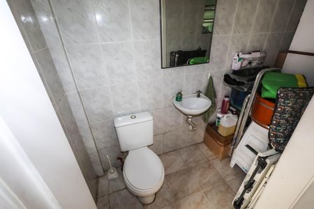 Casa à venda com 180m², 3 quartos e 2 vagas Casa à venda com 180m², 3 quartos e 2 vagasÁrea de Serviço
