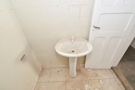 Casa à venda com 150m², 3 quartos e 2 vagasBanheiro