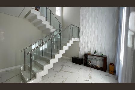 Casa de condomínio à venda com 263m², 4 quartos e 4 vagasFoto 02