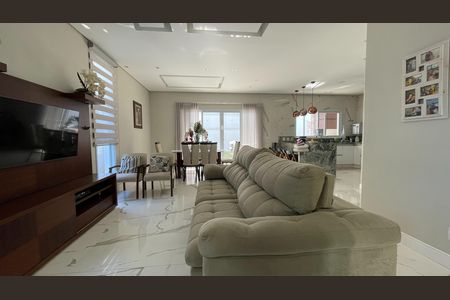 Casa de condomínio à venda com 263m², 4 quartos e 4 vagasFoto 04