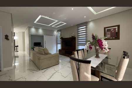 Casa de condomínio à venda com 263m², 4 quartos e 4 vagasFoto 05