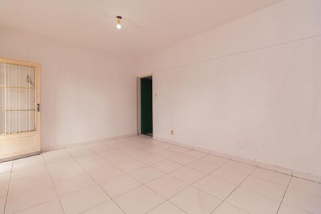 Casa à venda com 205m², 3 quartos e 4 vagas Casa à venda com 205m², 3 quartos e 4 vagasQuarto 3