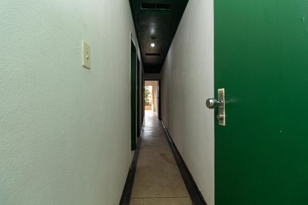 Casa à venda com 205m², 3 quartos e 4 vagas Casa à venda com 205m², 3 quartos e 4 vagasCorredor