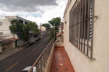 Casa à venda com 205m², 3 quartos e 4 vagas Casa à venda com 205m², 3 quartos e 4 vagasVaranda do Quarto 3