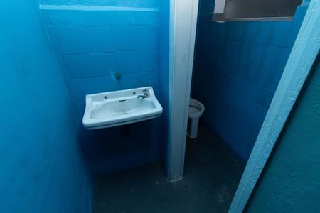 Casa à venda com 205m², 3 quartos e 4 vagas Casa à venda com 205m², 3 quartos e 4 vagasBanheiro da Garagem