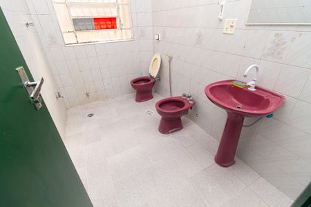 Casa à venda com 205m², 3 quartos e 4 vagas Casa à venda com 205m², 3 quartos e 4 vagasBanheiro Social