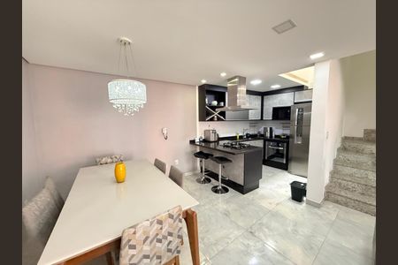 Casa à venda com 3 quartos, 152m² em Vila Antonina, São Paulo