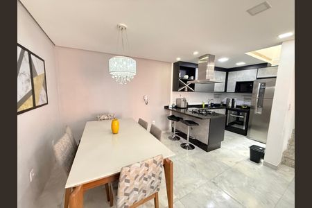 Casa à venda com 3 quartos, 152m² em Vila Antonina, São Paulo