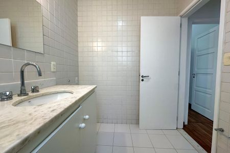Apartamento à venda com 69m², 3 quartos e sem vagaBanheiro