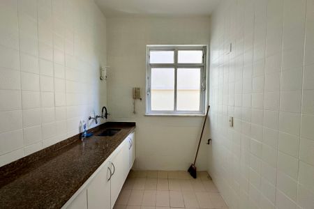 Apartamento à venda com 69m², 3 quartos e sem vagaCozinha e Área de Serviço