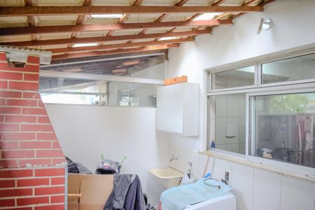 Casa de condomínio à venda com 70m², 2 quartos e 2 vagas