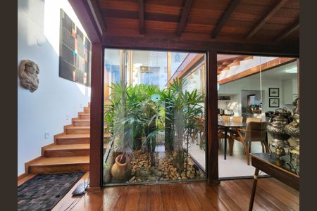 Casa de condomínio à venda com 3000m², 7 quartos e 4 vagasCorredor 