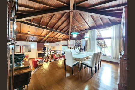 Casa de condomínio à venda com 3000m², 7 quartos e 4 vagasSala 