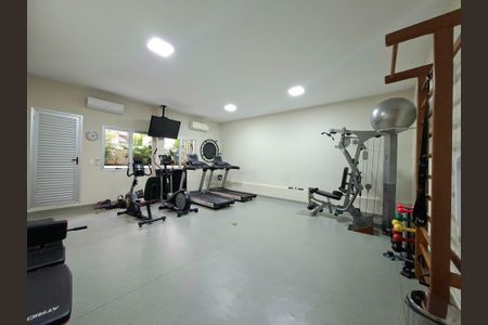 Apartamento para alugar com 200m², 4 quartos e 3 vagas Apartamento para alugar com 200m², 4 quartos e 3 vagasÁrea comum - Academia